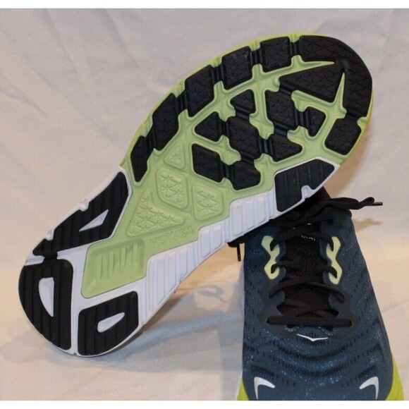 Athletic_Shoes